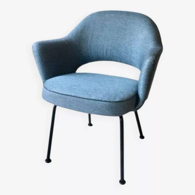Fauteuil Conférence de Eero Saarinen pour Knoll, retapissé