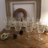 Verres à eau et à vin sur pied