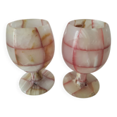 Paire de mini vases en albâtre rose veiné