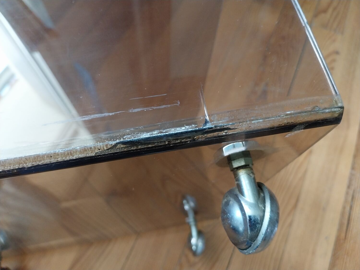 Table basse en plexiglas