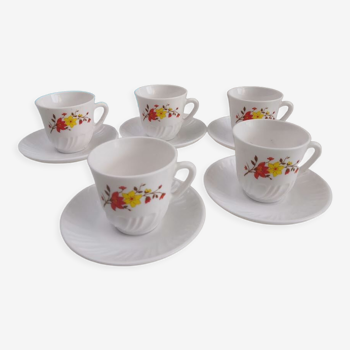 5 arcopal coffee cups