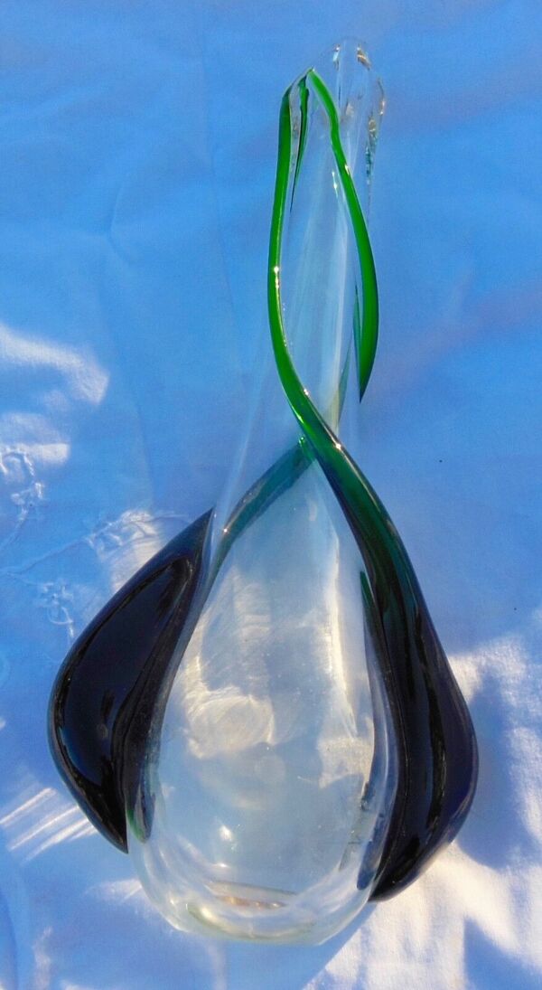 Vase moderniste verre moulé translucide et vert Flavio Poli seguso