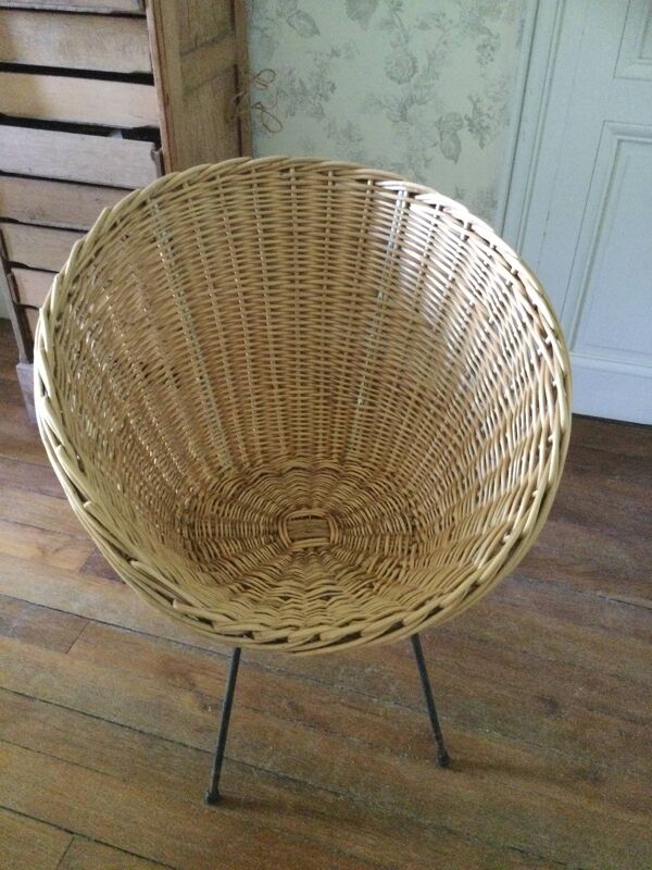 Fauteuil corbeille ancien en rotin