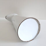 White enamelled former broc