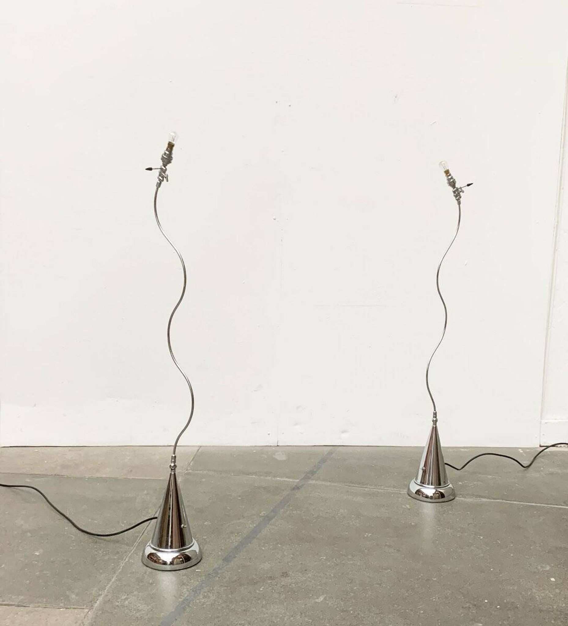 Postmodern Italian floor lamp by Andrea Bastianello for Disegnoluce, 1980s.