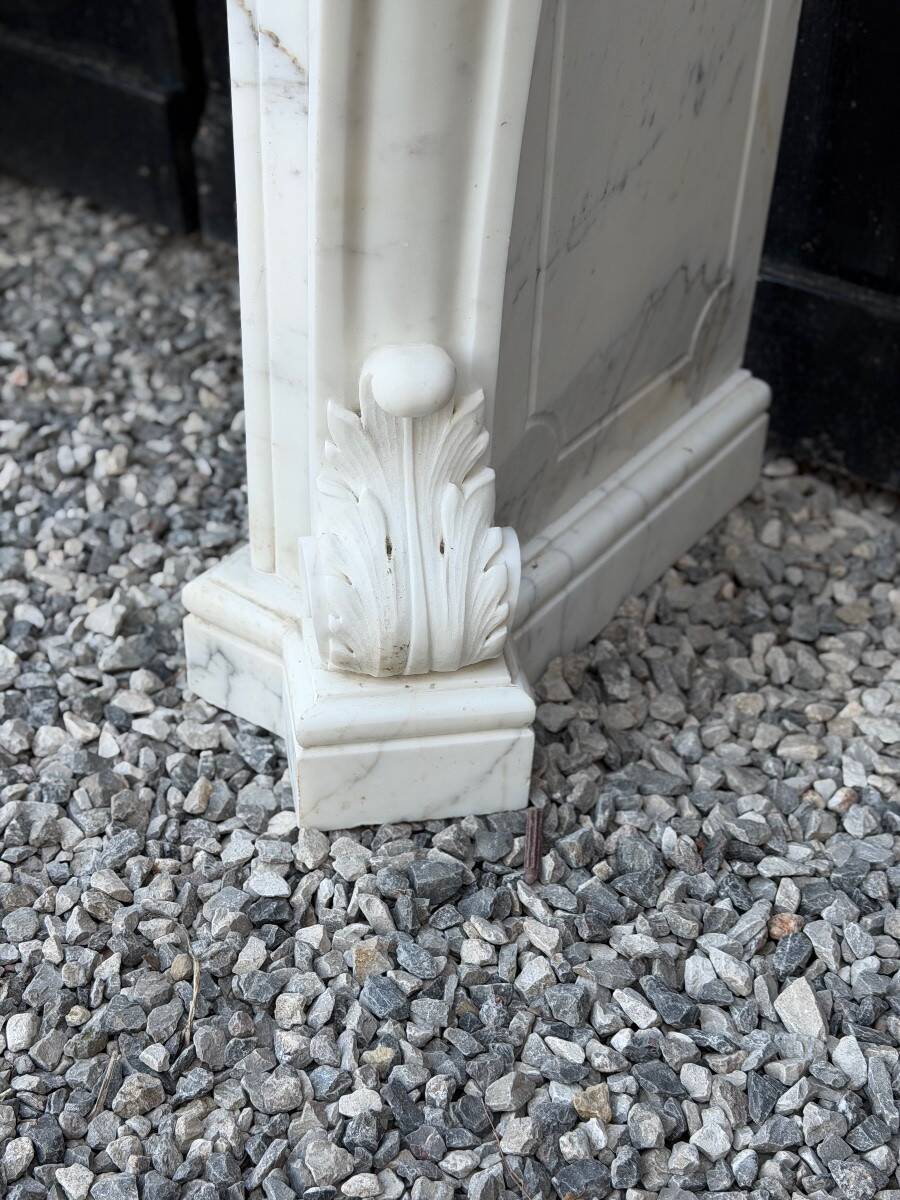 Louis XV style fireplace in Carrara marble, circa 1980.