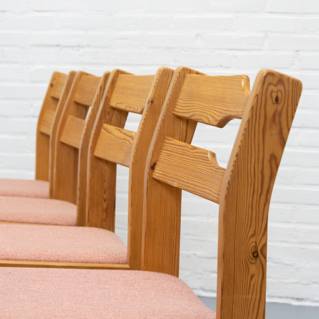 Ensemble de 8 chaises de salle à manger en acier de Korup des années 1960.