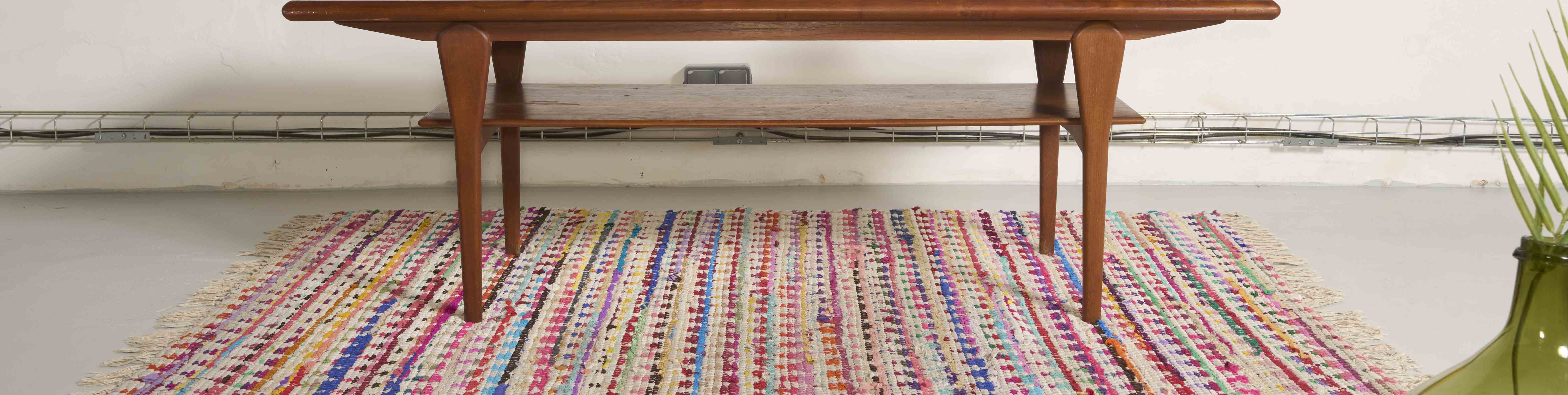 Scandinavian coffee table - L159cm