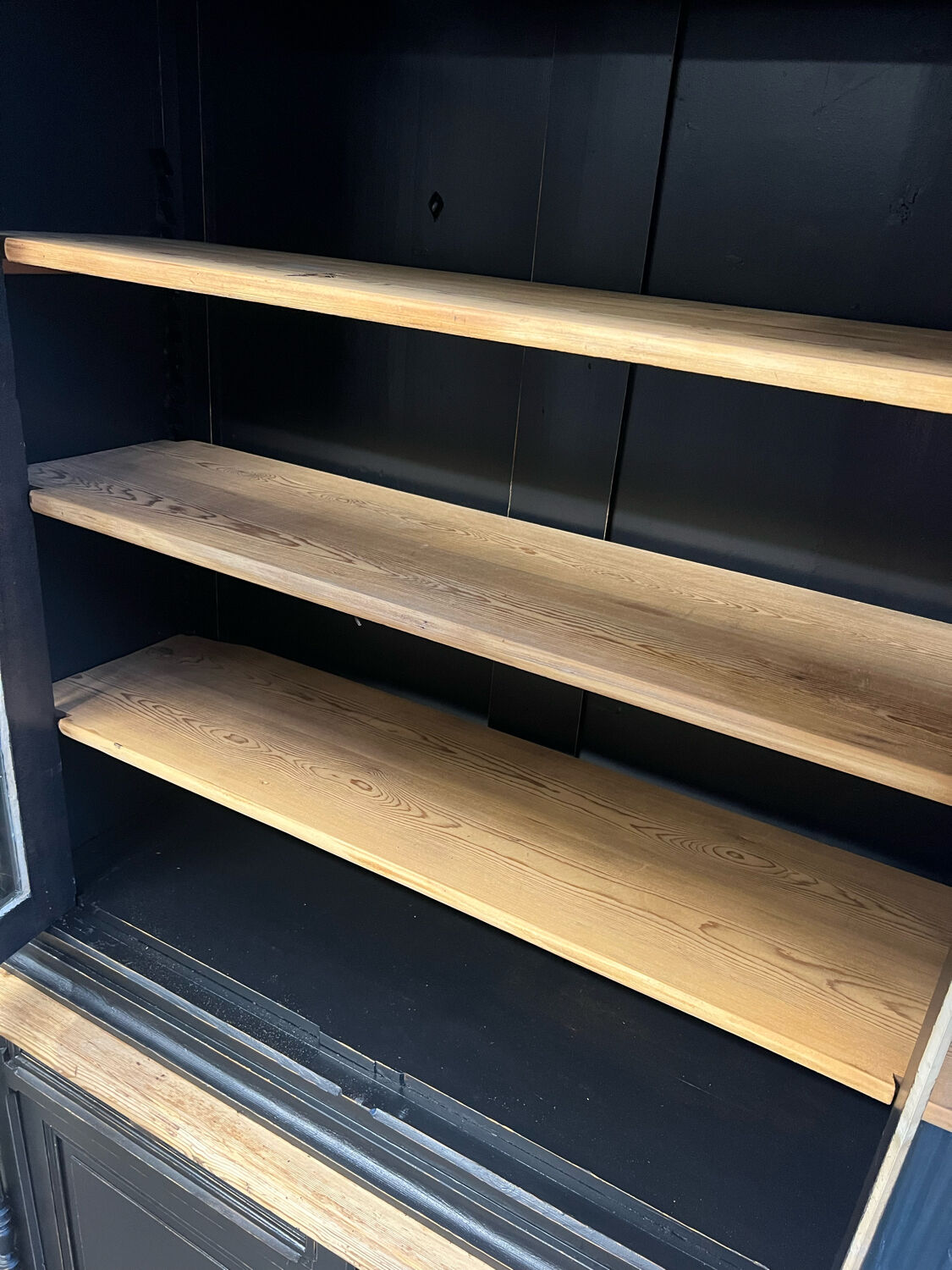 Black dresserboard sideboard