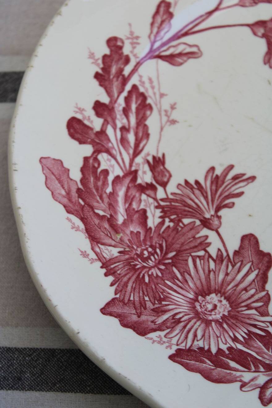 Ceramic serving dish made of ironstone