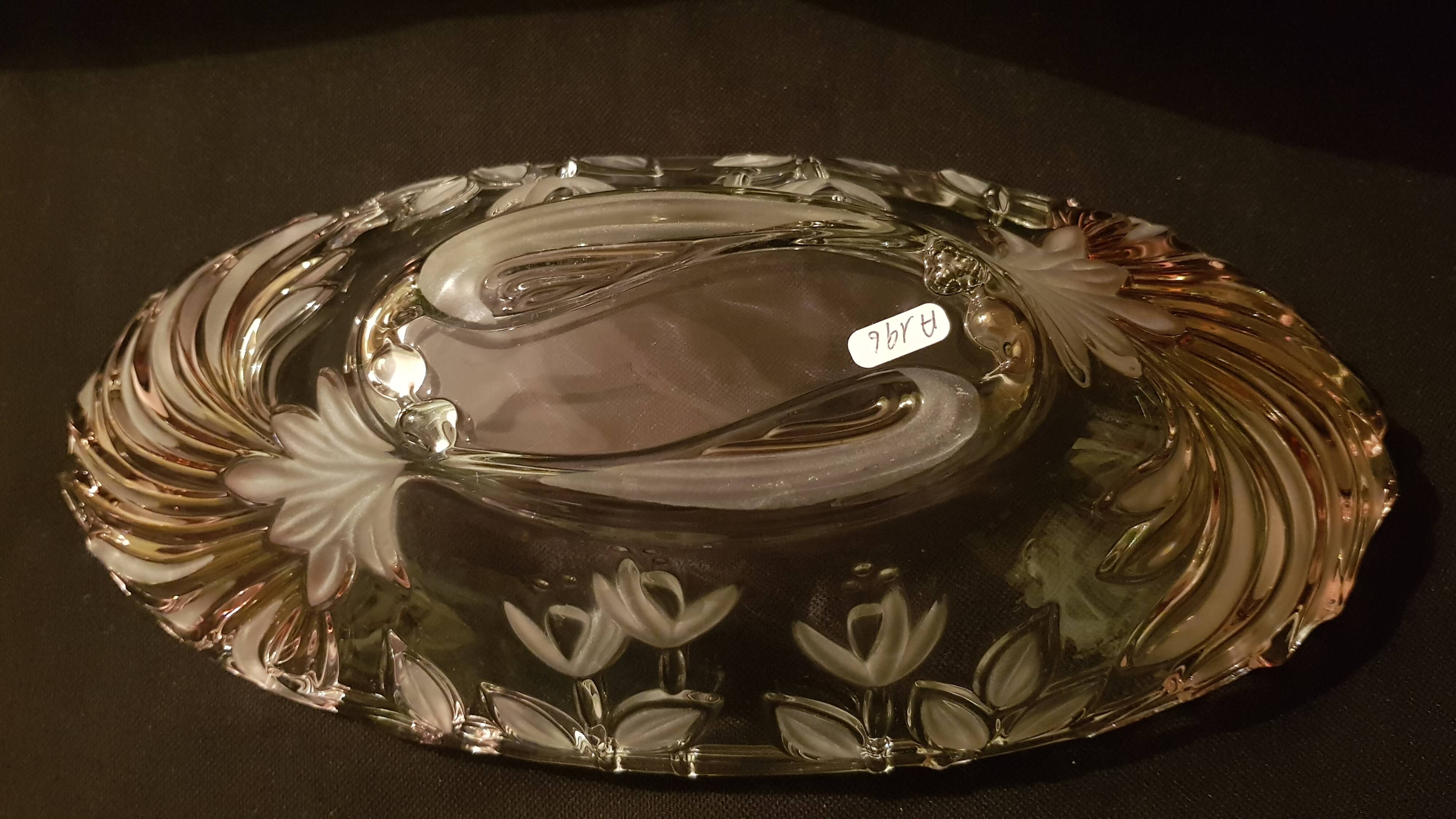 Oval bowl in crystal and frosted glass, pink and frosted.