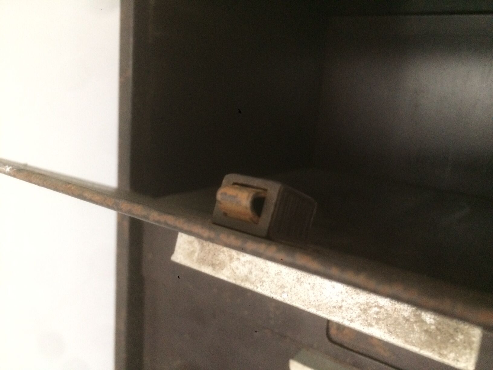 Brown vintage clamshell furniture