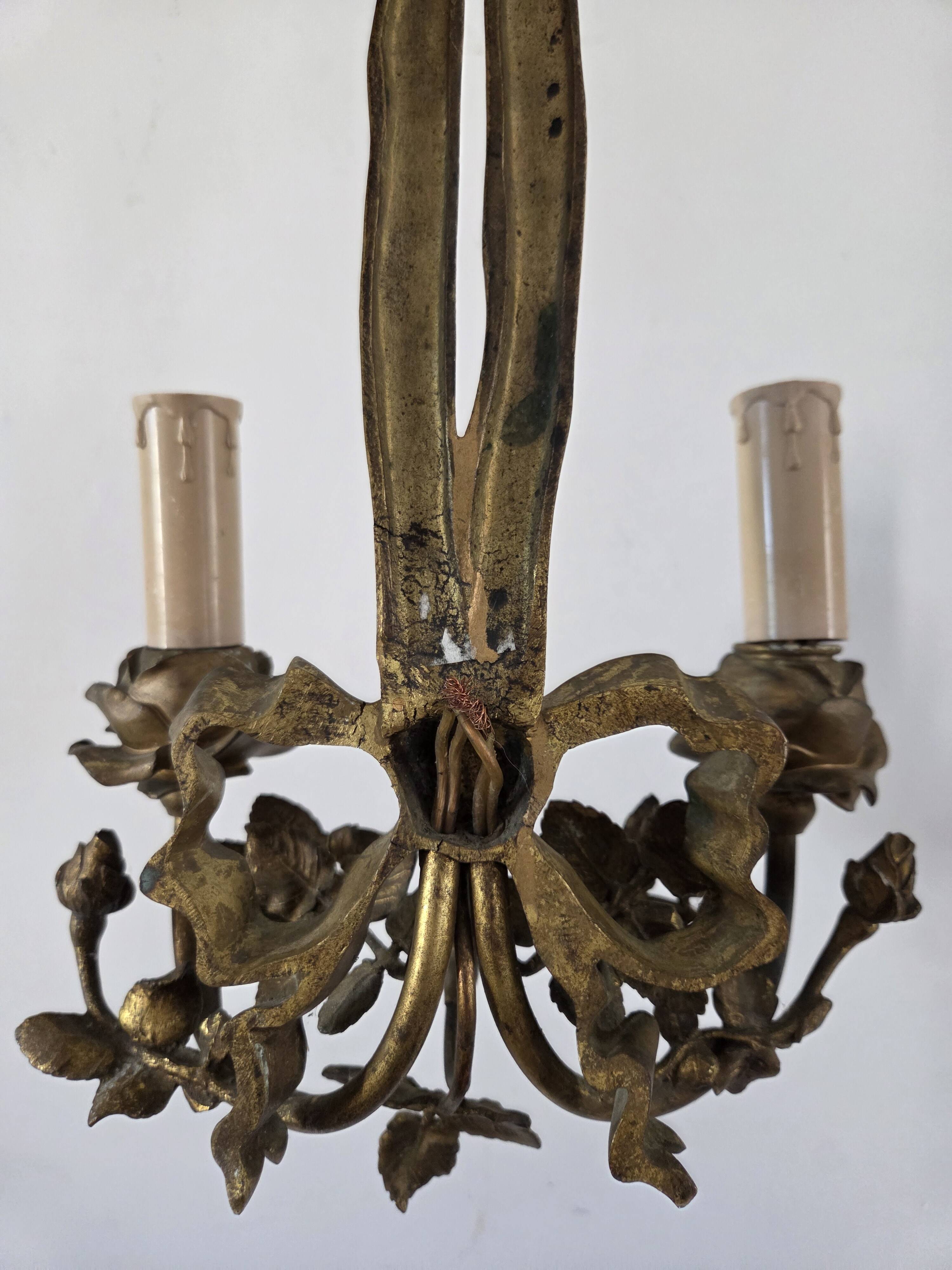 Bronze wall light in the Louis XVI style
