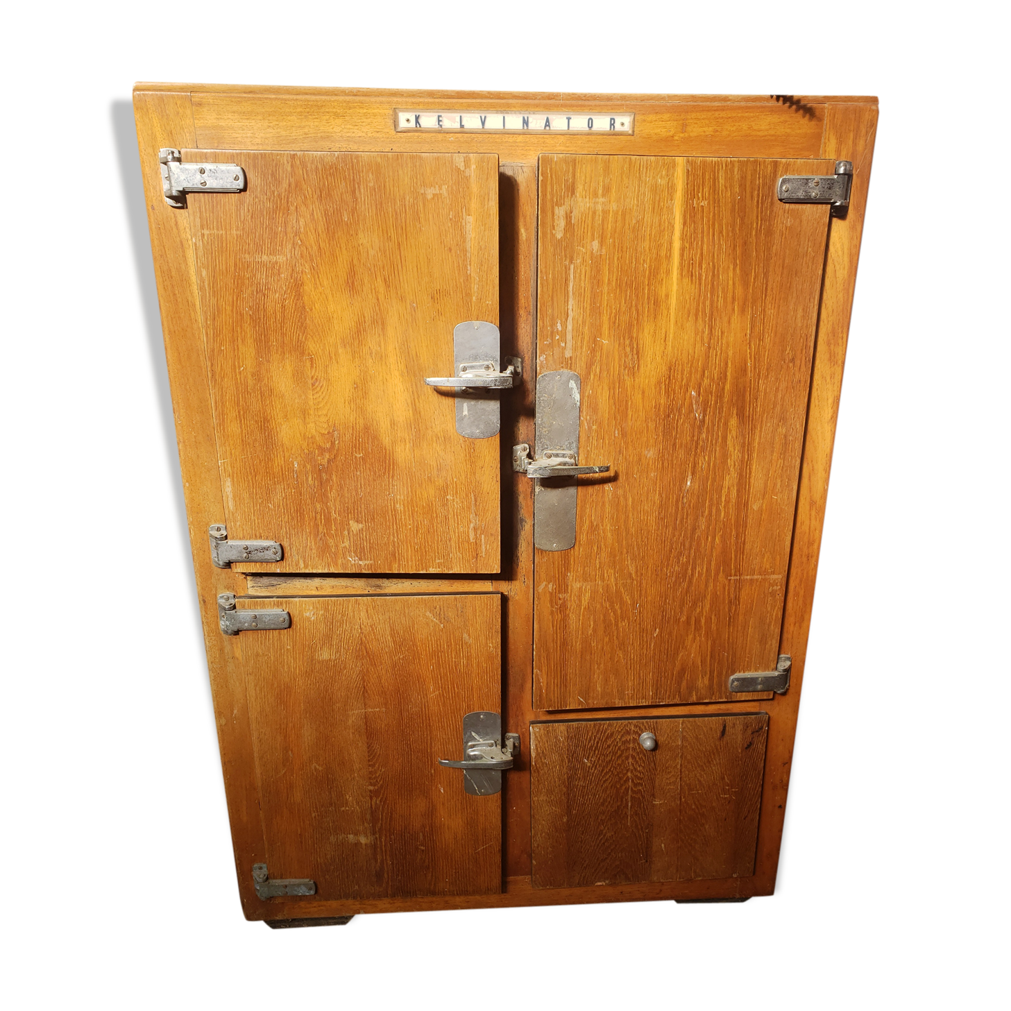 Old refrigerated cabinet
