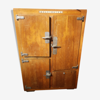 Ancienne armoire réfrigérée