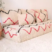 Canapé de sol en tapis Azilal fait main 180 cm avec coussins moelleux