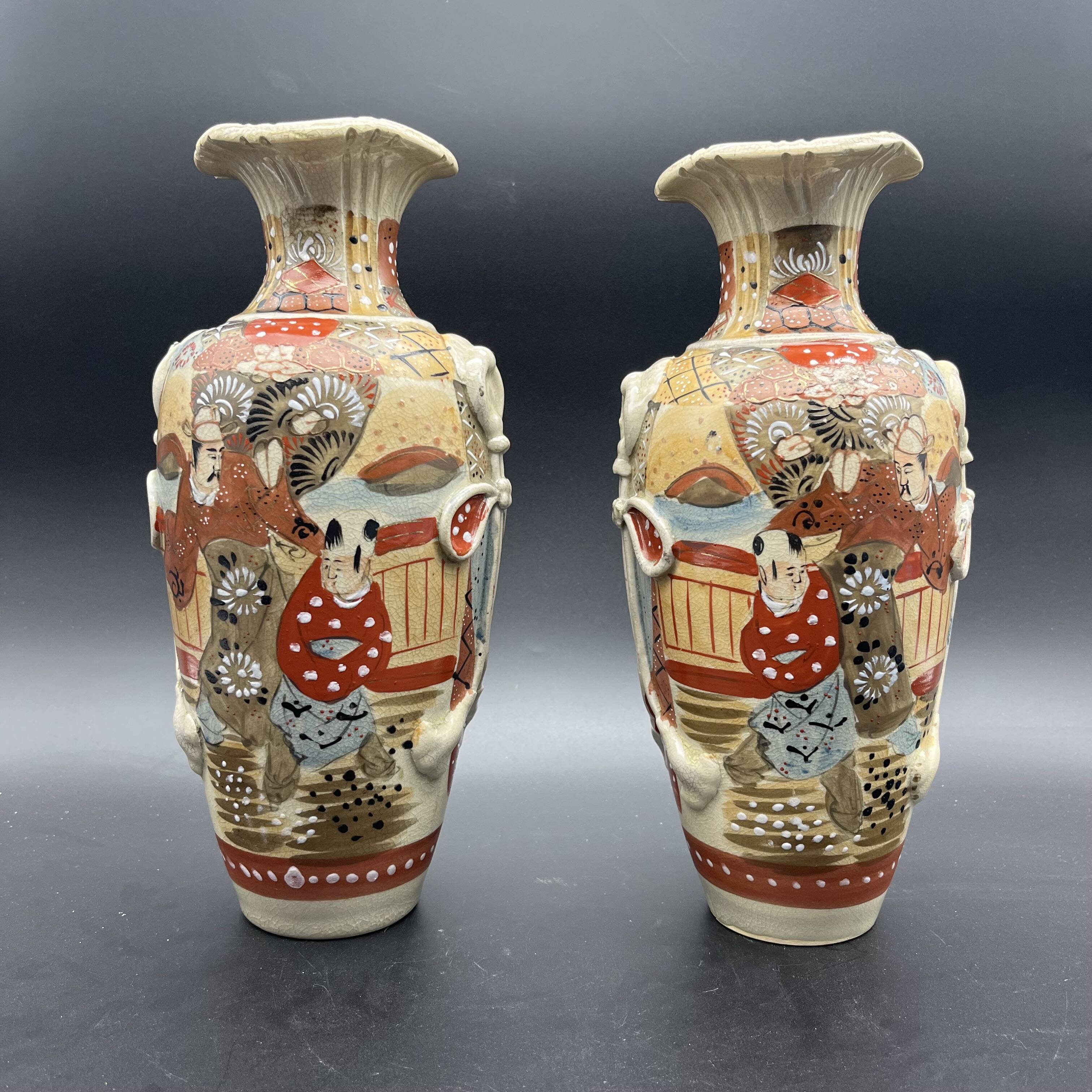 Pair of Vases Satsuma 29 cms Japan early XXe
