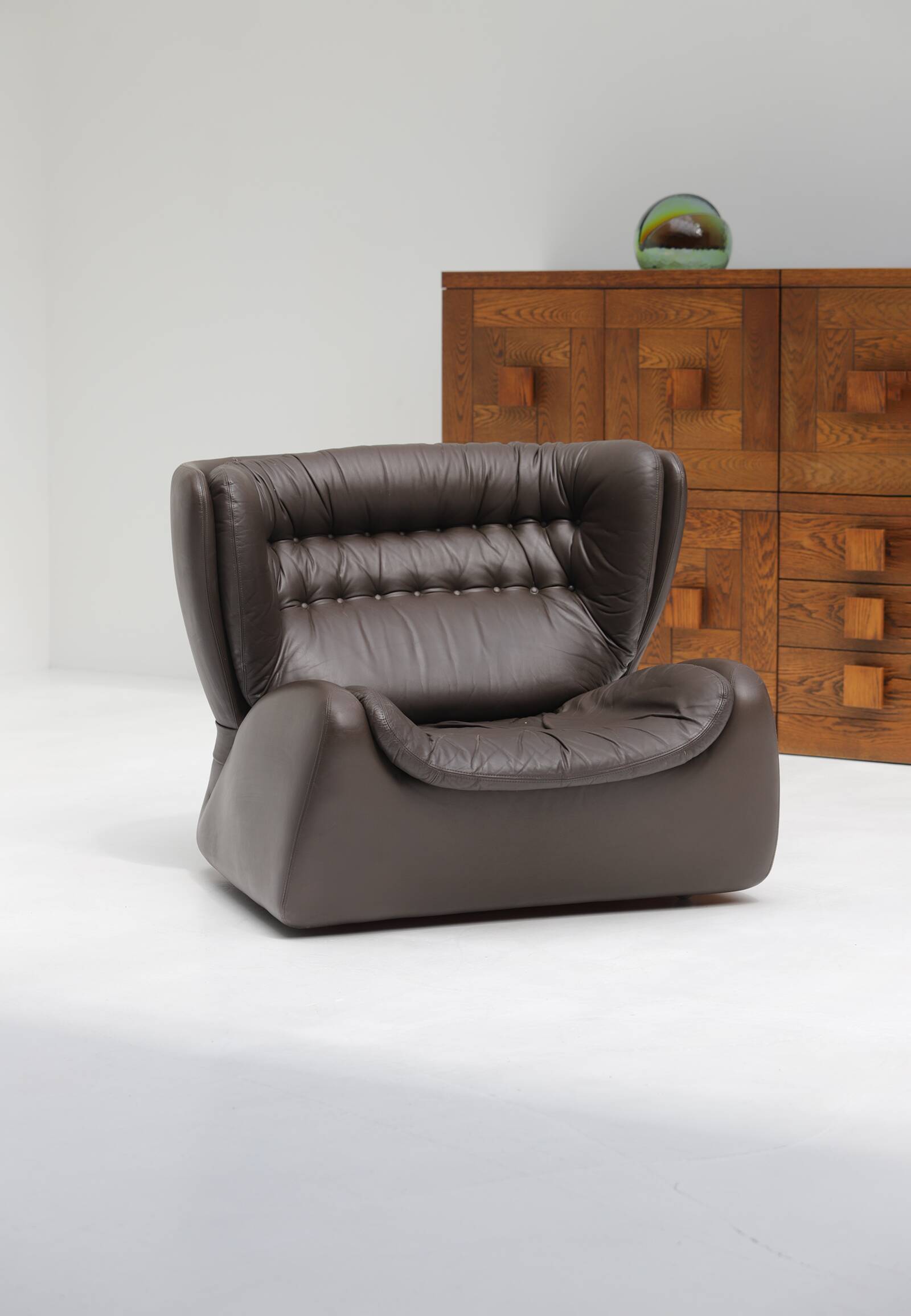 One-seat lounge sofa model pasha, manufactured in the 1970s by durlet, belgium.