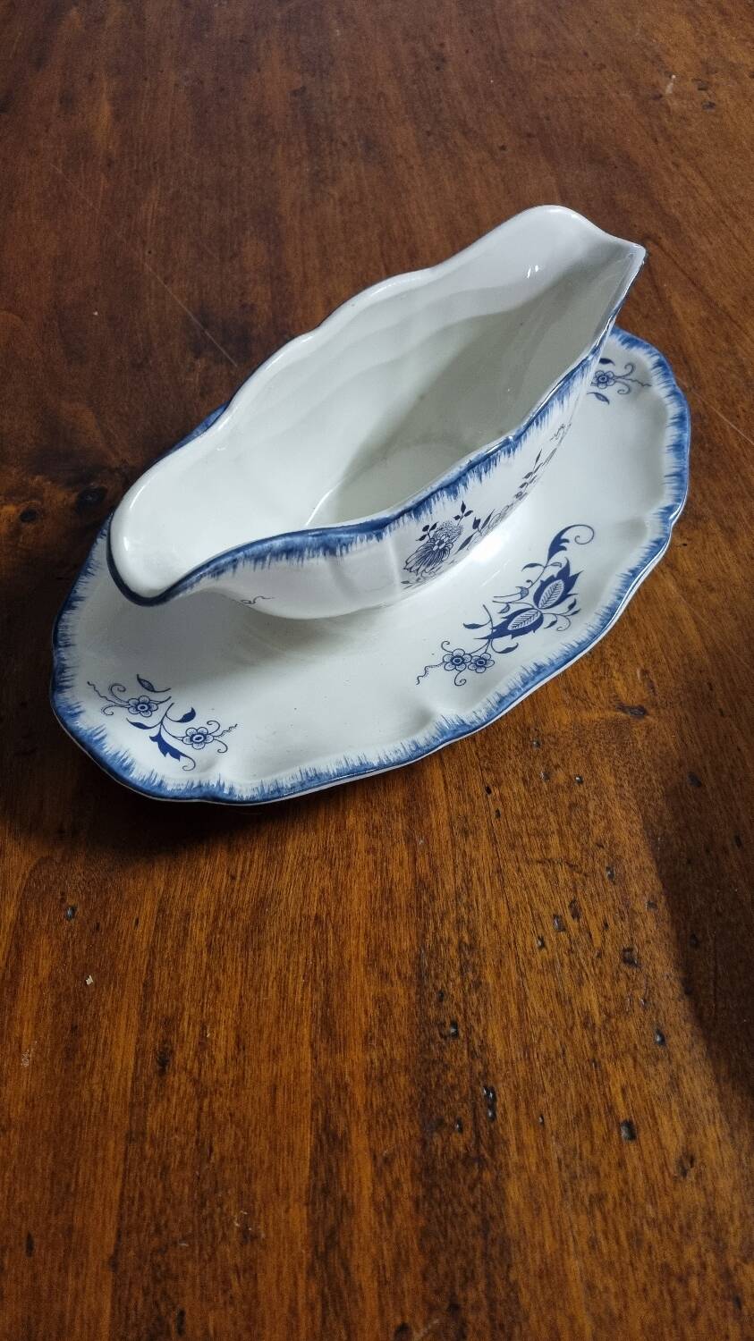 Sarreguemines pie dishes and salad bowls