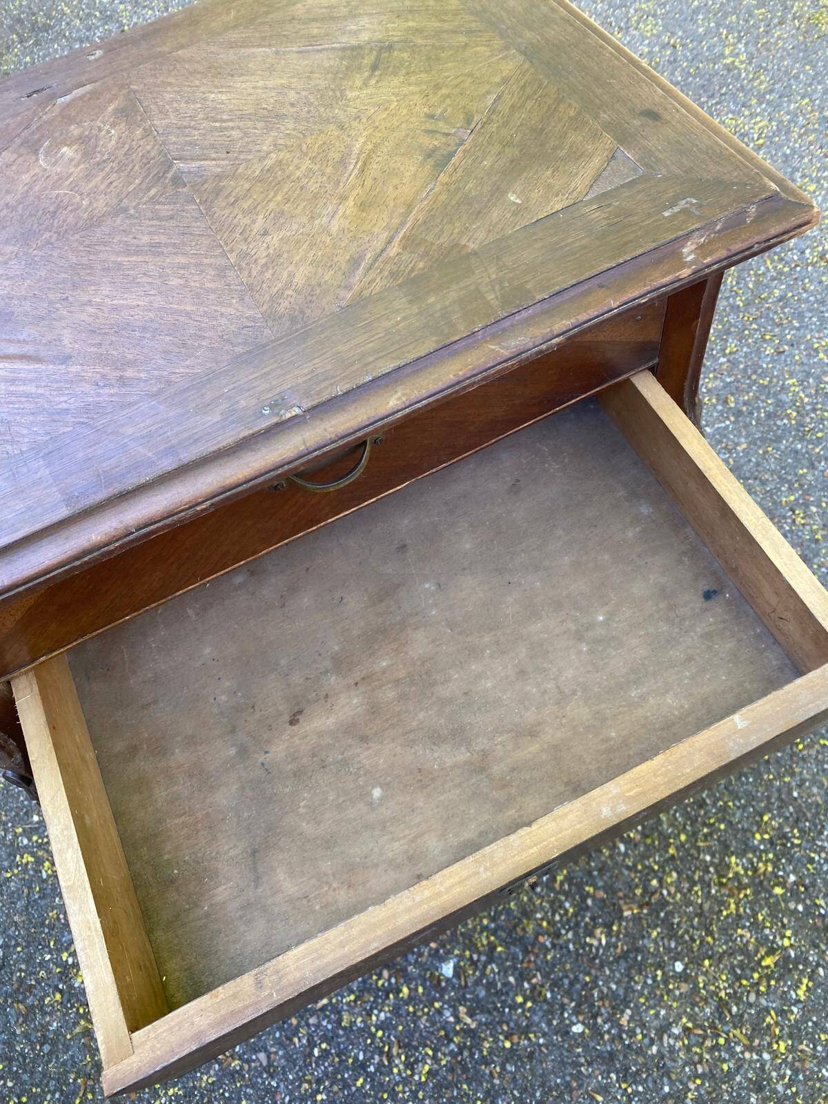 Louis XV dressing table from the 19th century.