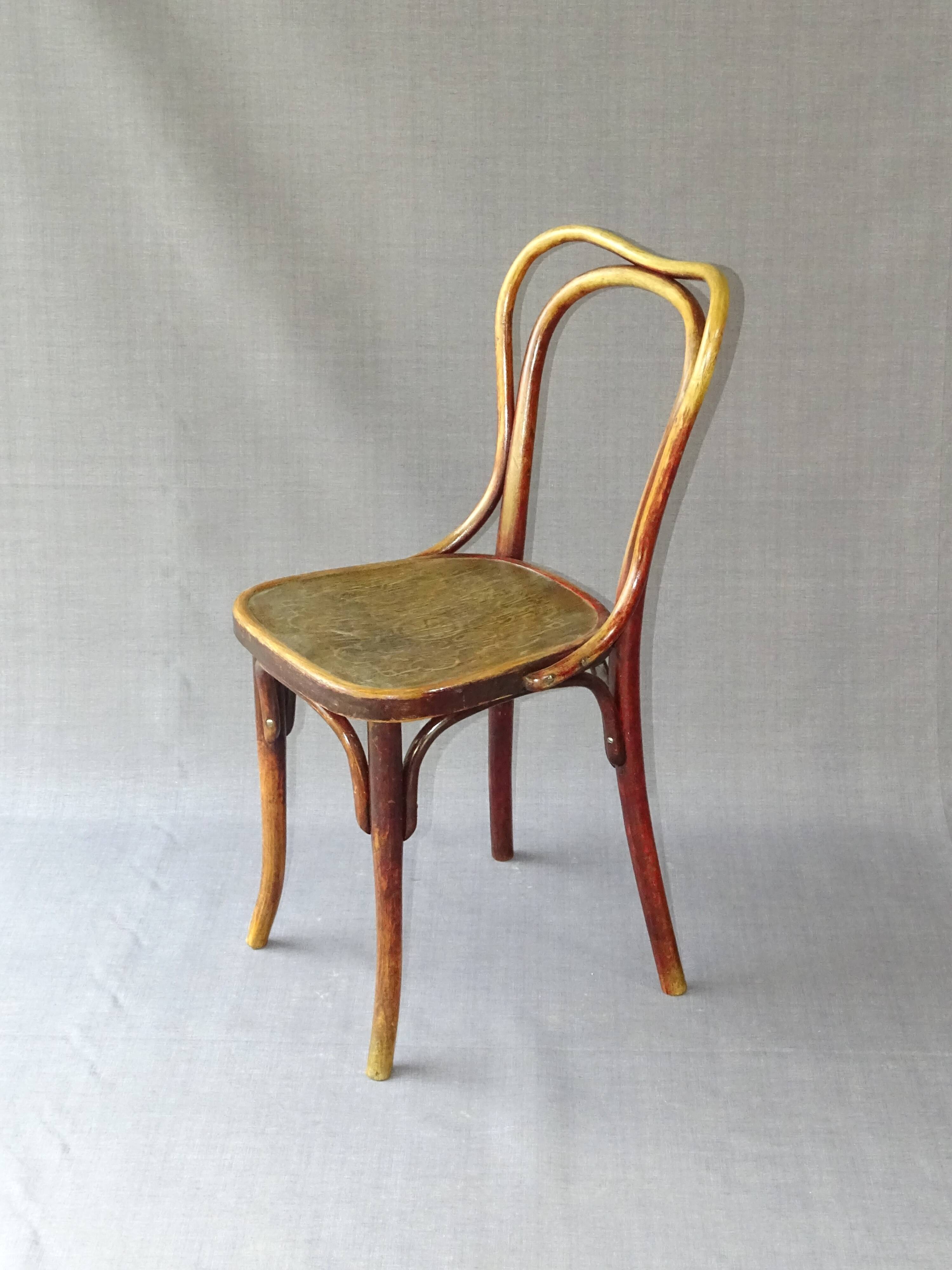 Chaise bistrot Thonet n°55 vers 1925 assise bois