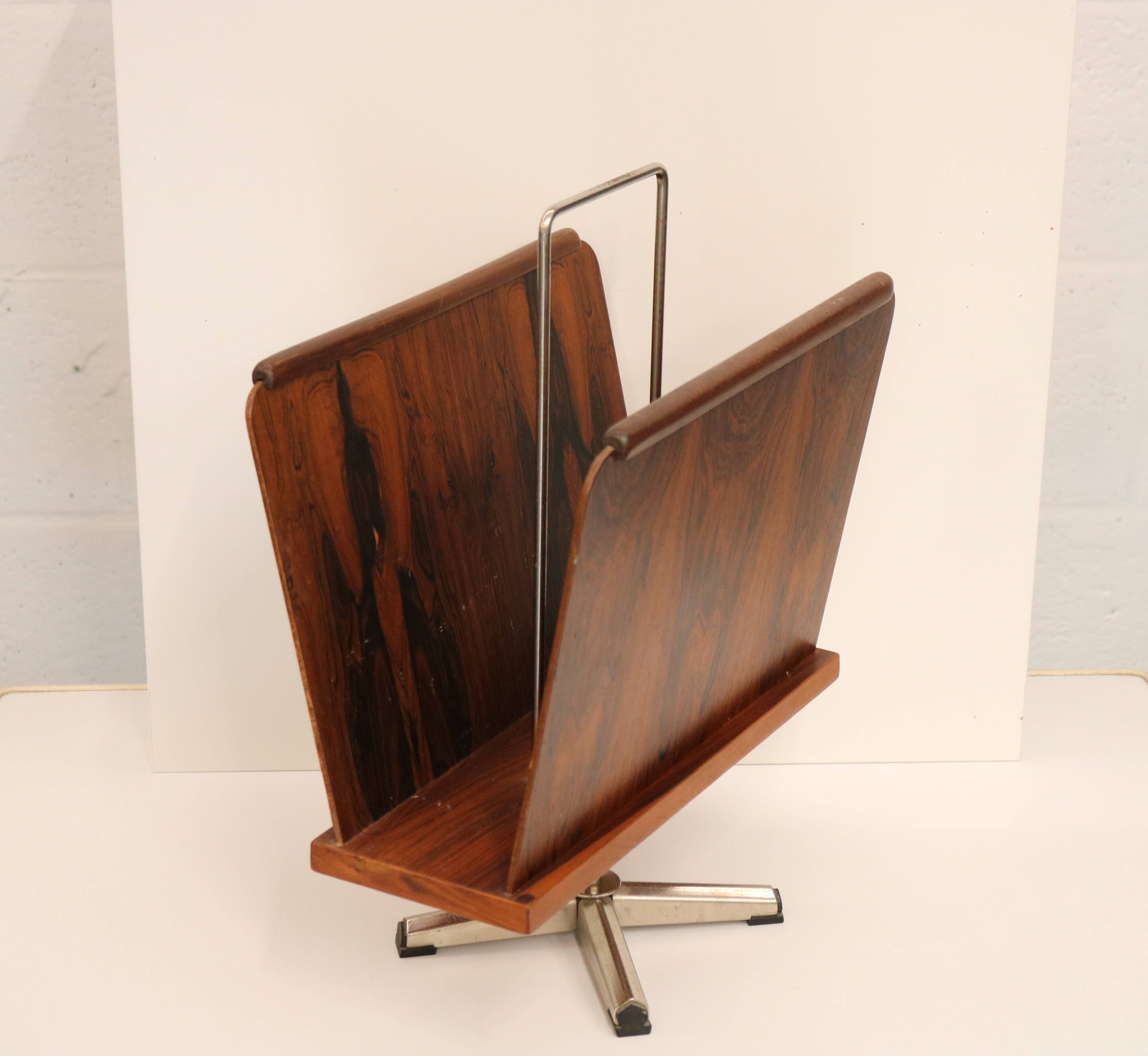 Porte-revues en teck par VAD trevarefabrikk, Norvège, années 1960.