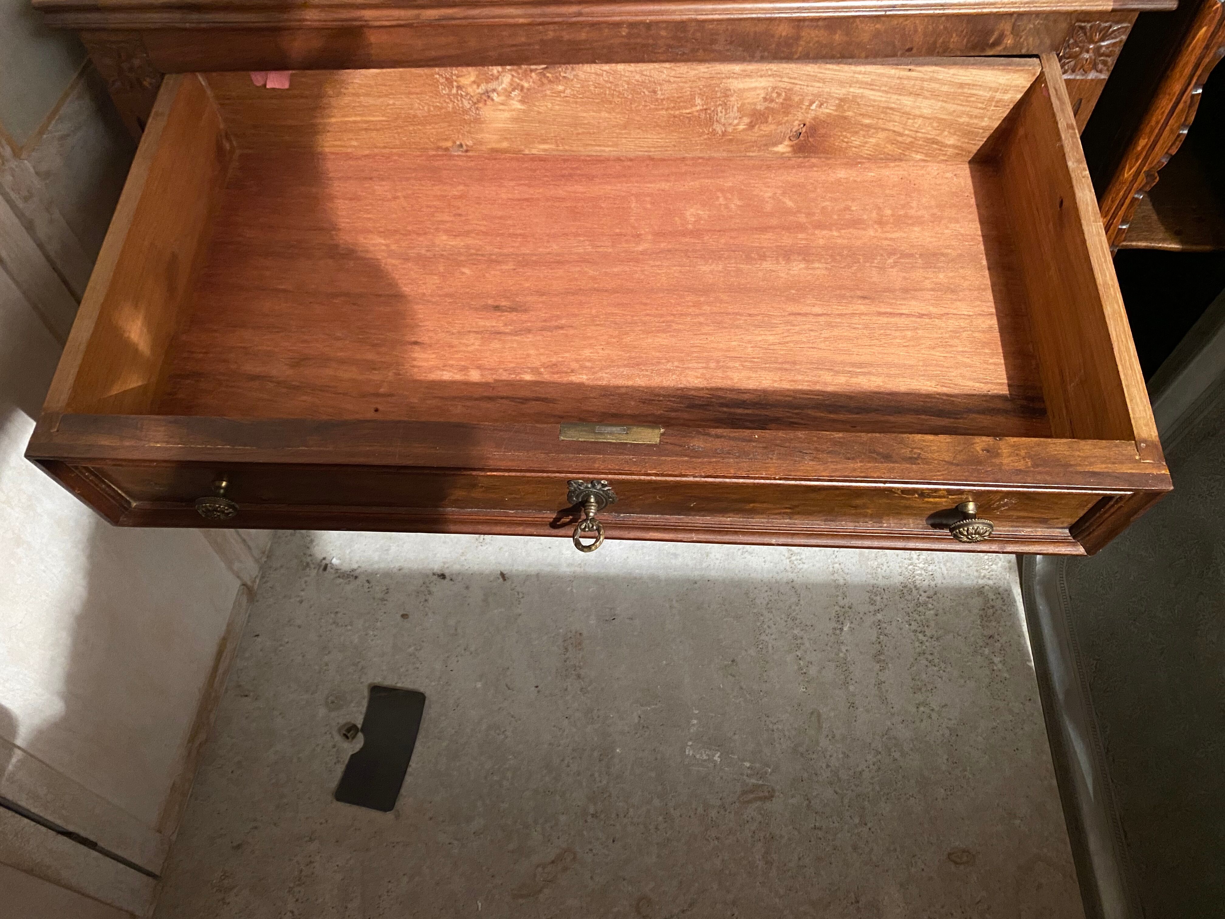 Antique chest of drawers