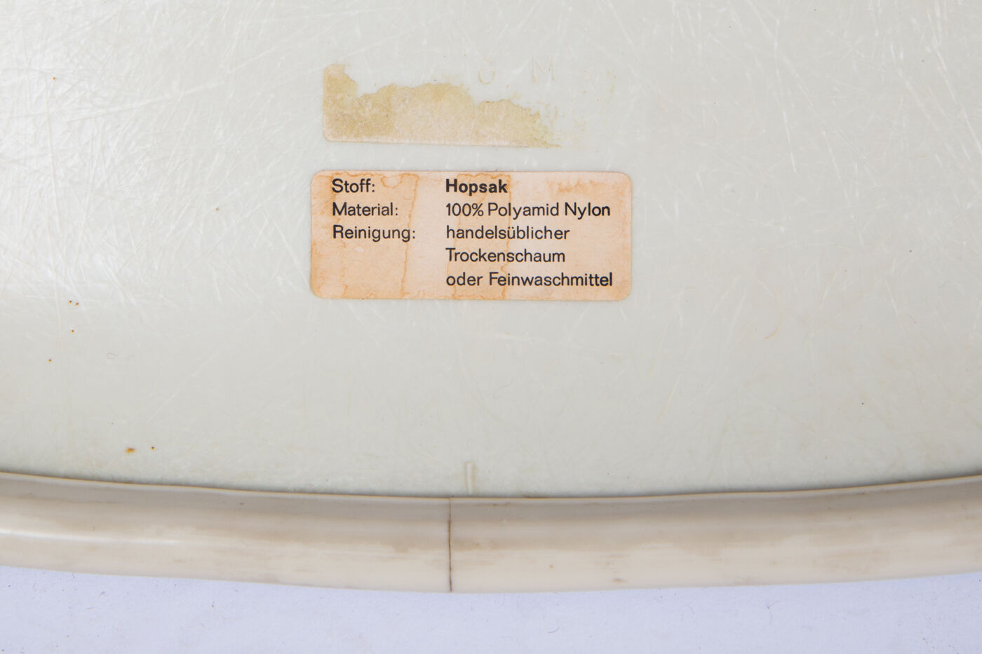 DSX Eames fiberglass chair