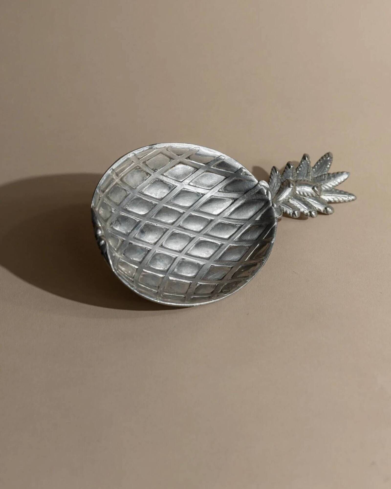 Vintage 1960s pineapple coupe, silver-plated, tropical shape design, table decoration, elegant gift idea.