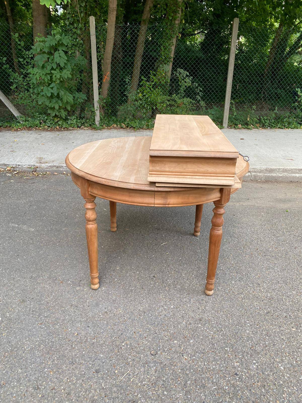 Art Deco round extendable dining table renovated in solid oak 225cm 20th century