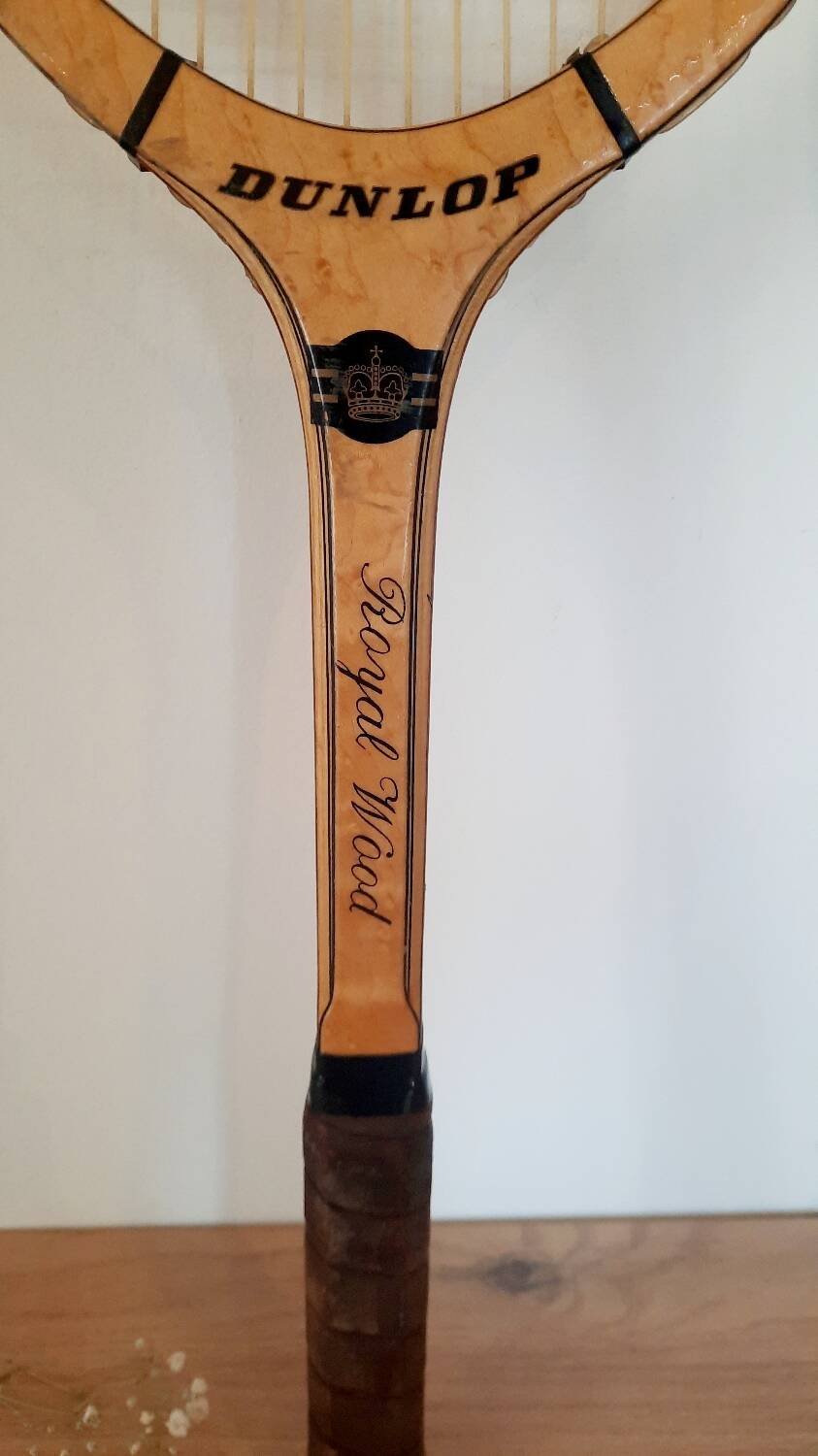 Vuntage tennis racket