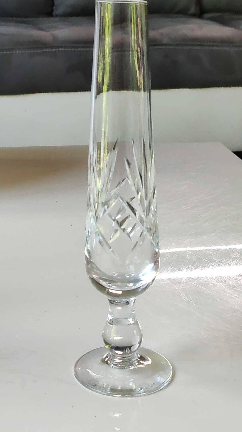 Crystal soliflore vase. Crisscross/leafy patterns. High 24 cm
