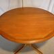 Expandable round table in teak
