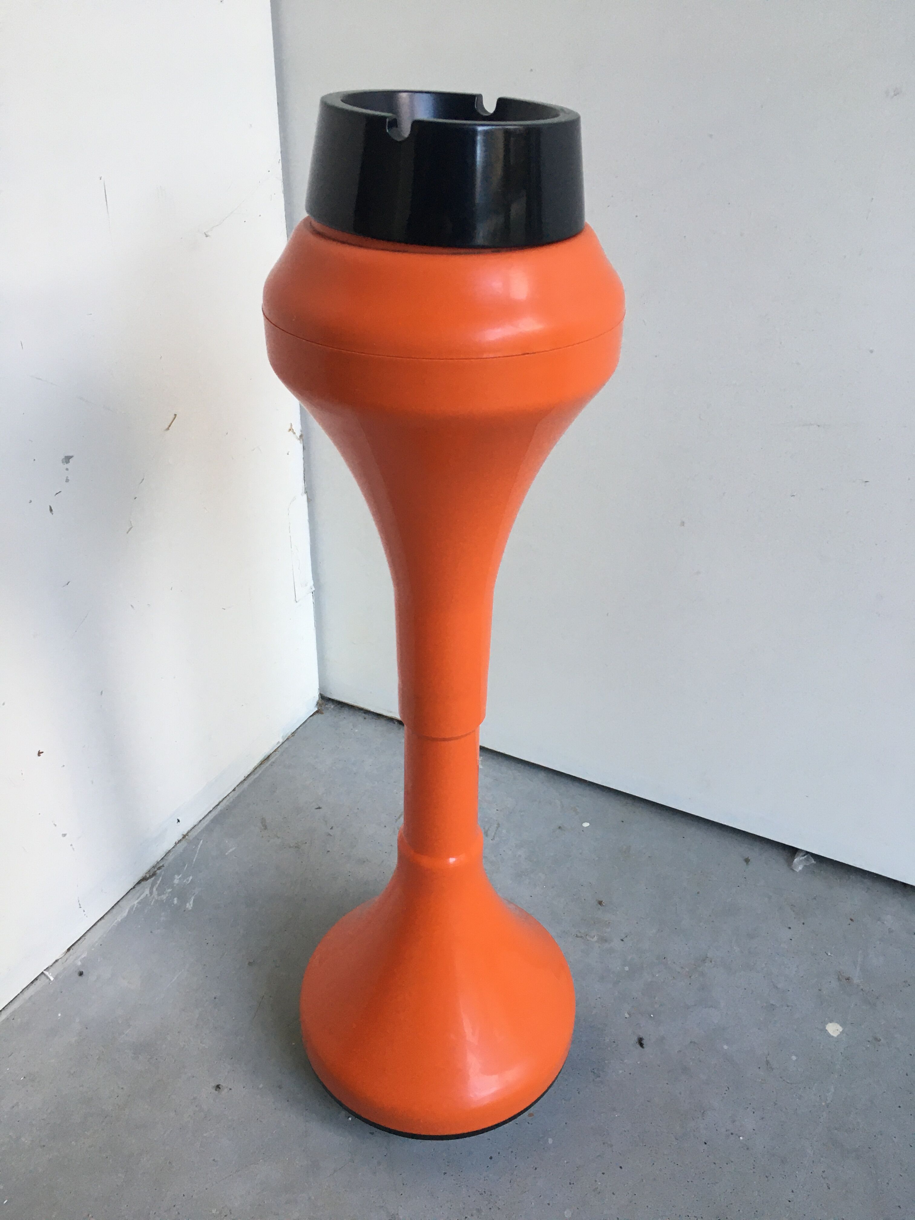 Orange tulip ashtray