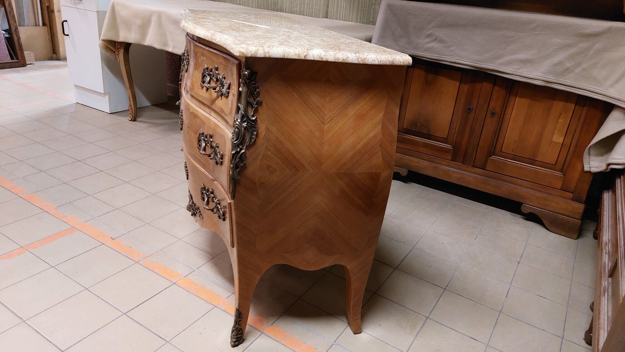 Louis XV style curved chest of drawers in rosewood 3 drawers and marble top