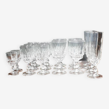 18 verres à pied