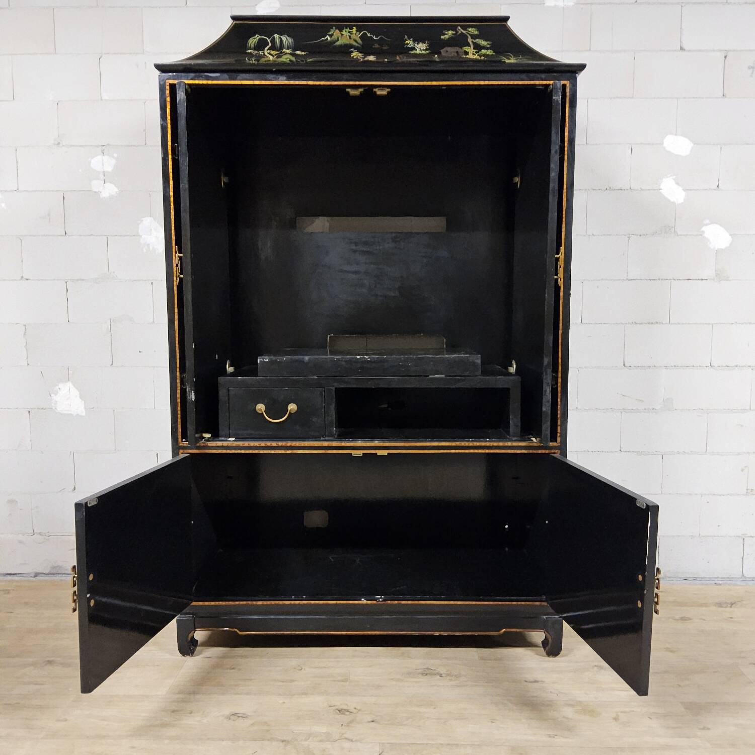 Vintage Chinese pagoda cabinet traditional scene (bohemian)