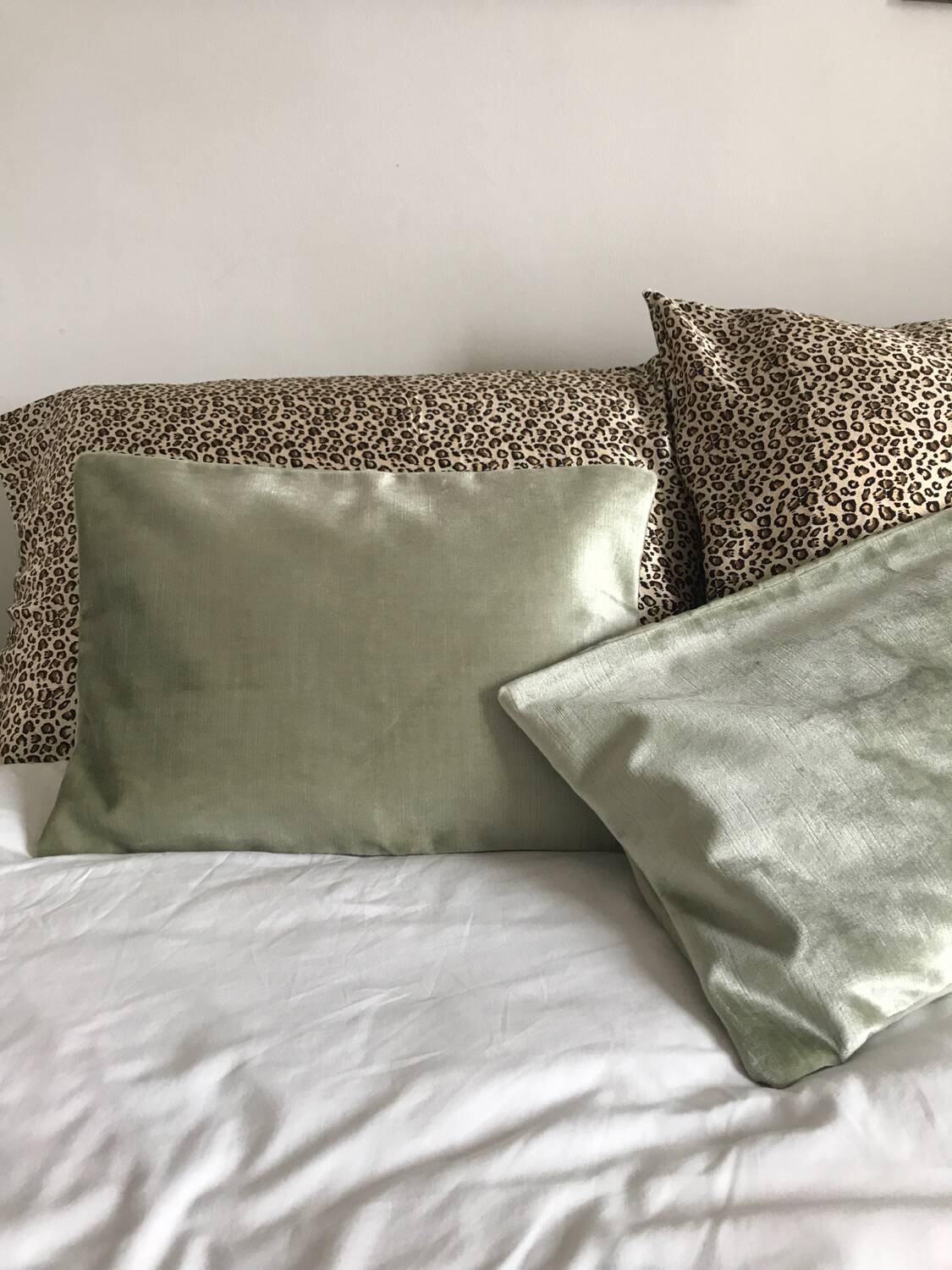 Paire de housses de coussin, velours ancien et lin verts