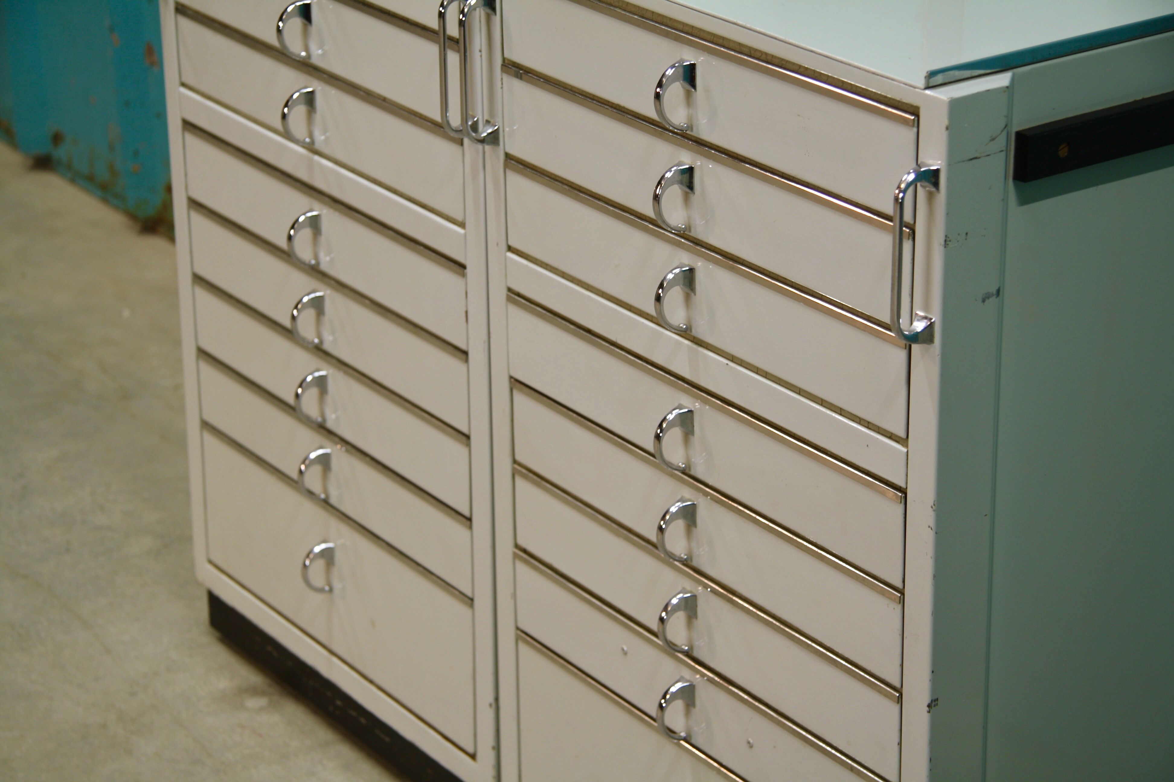 Set of 2 industrial German medical chests with drawers by Baisch, 1950s