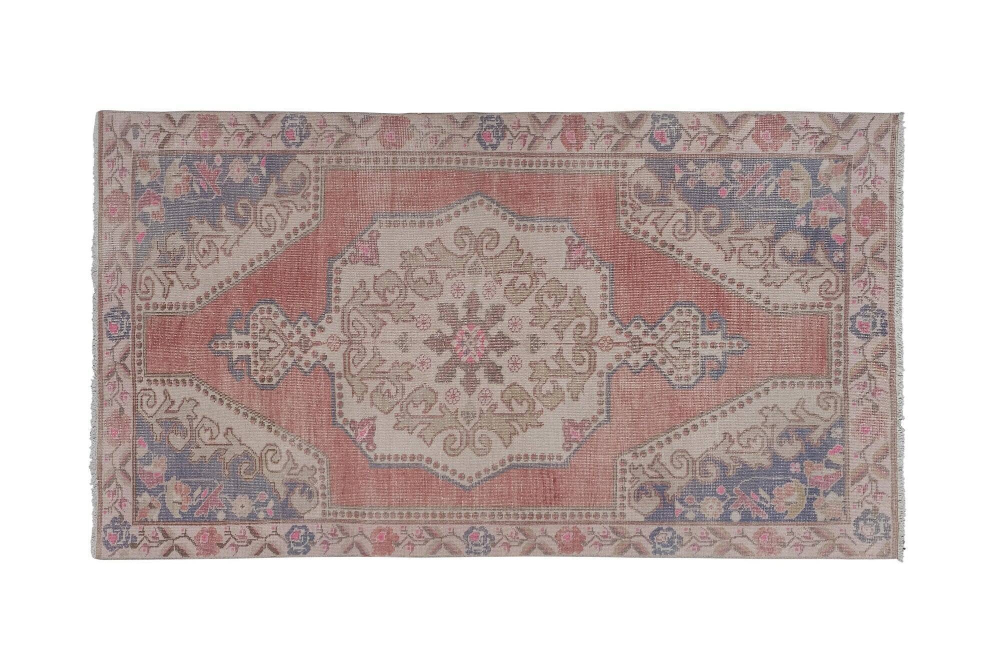 Vintage handmade Turkish rug 135x225 cm