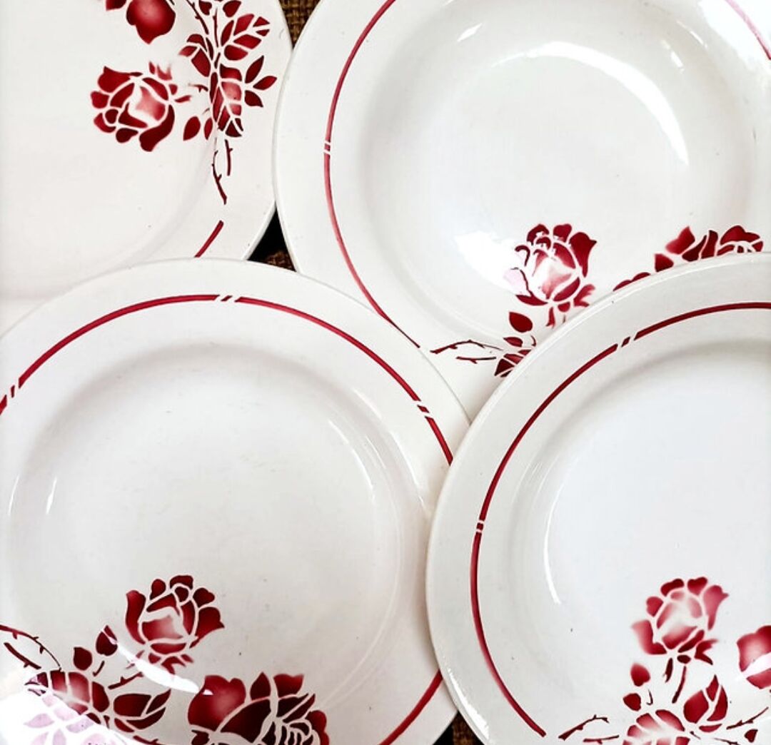 Saint-Amand plates
