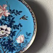 Coupe japonaise du XIXe siècle en émaux cloisonnés