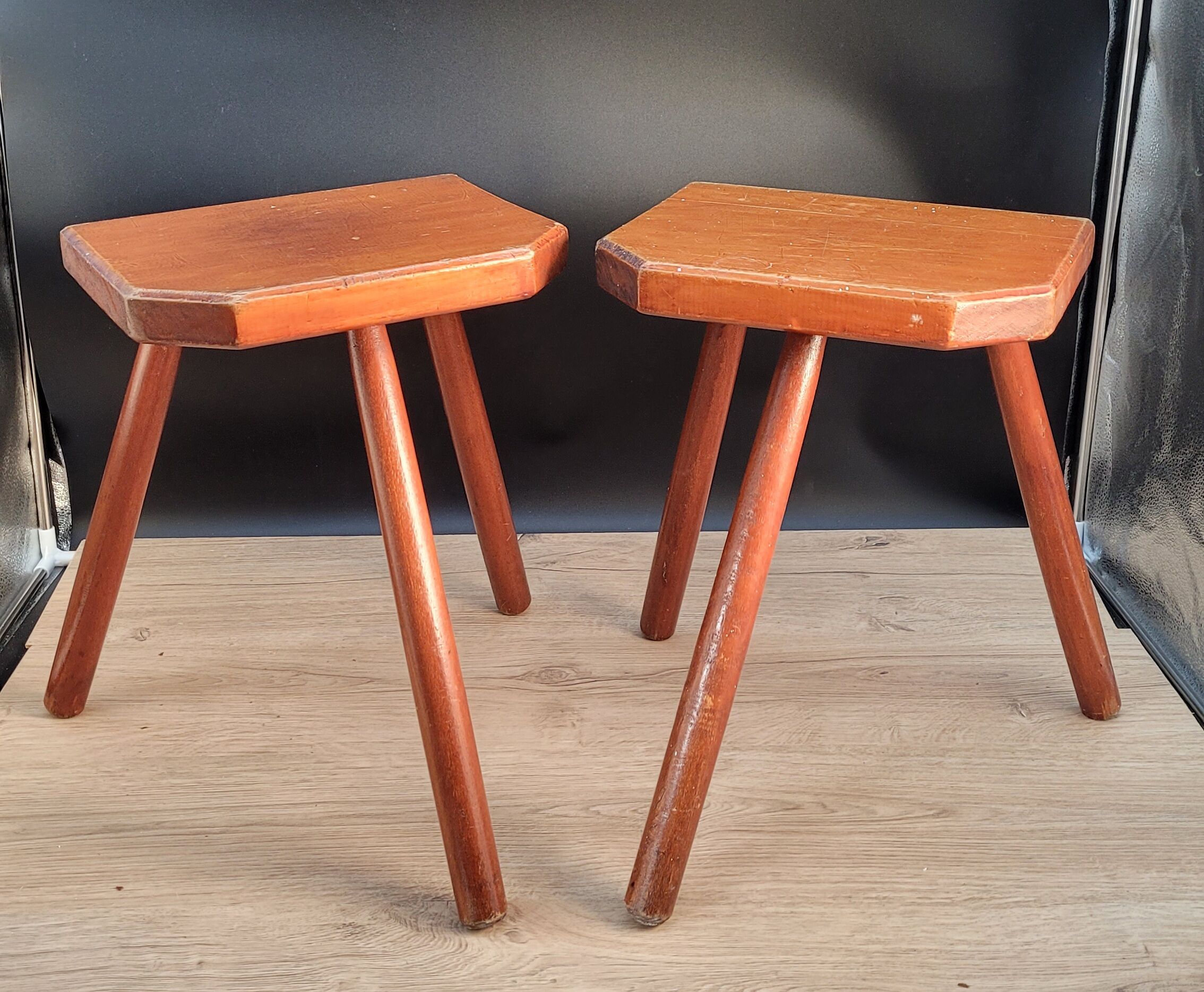 Duo tripod stool solid wood