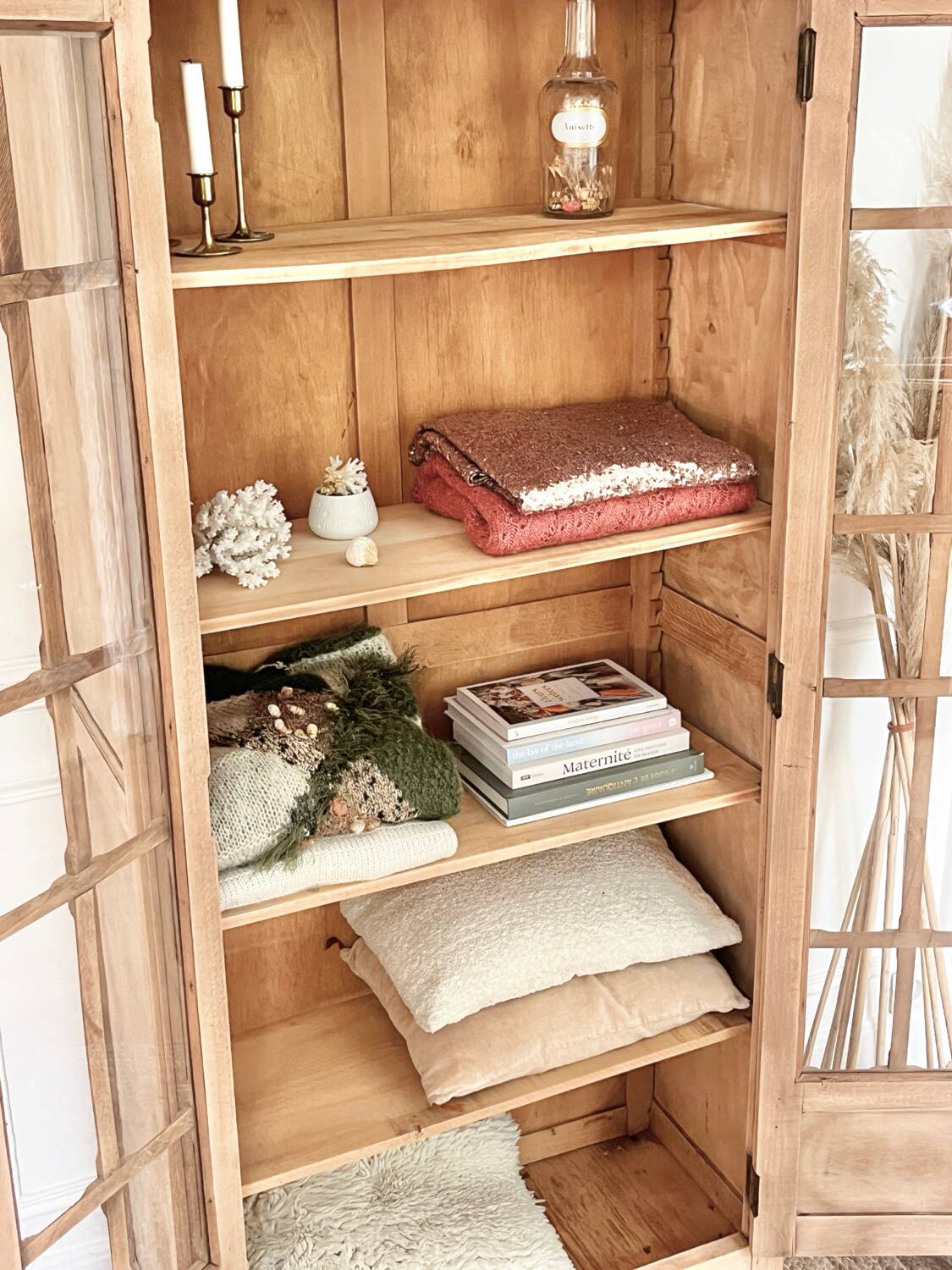 Armoire vitrée parisienne