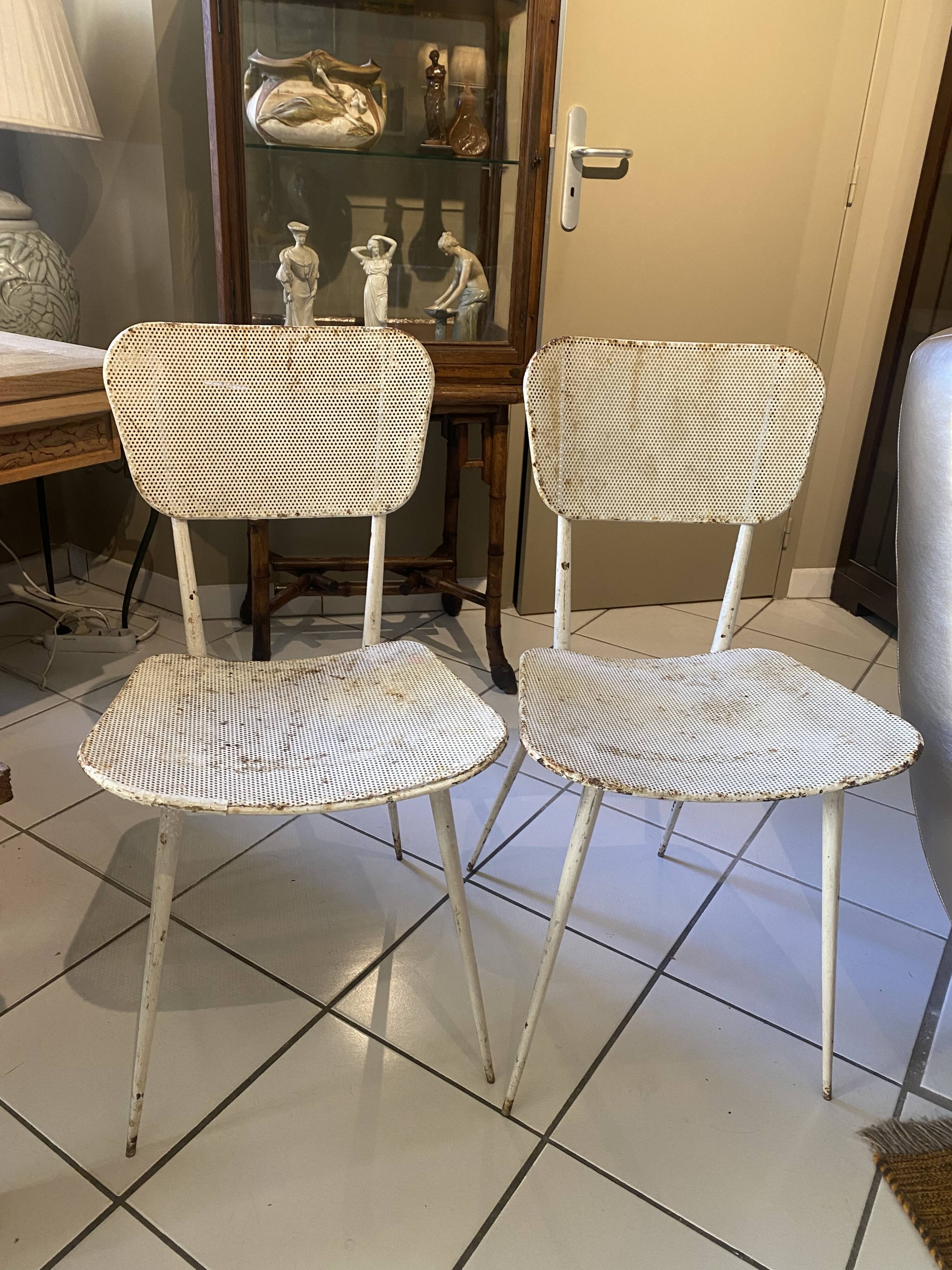 Paire de chaises en métal blanc