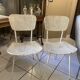 Paire de chaises en métal blanc