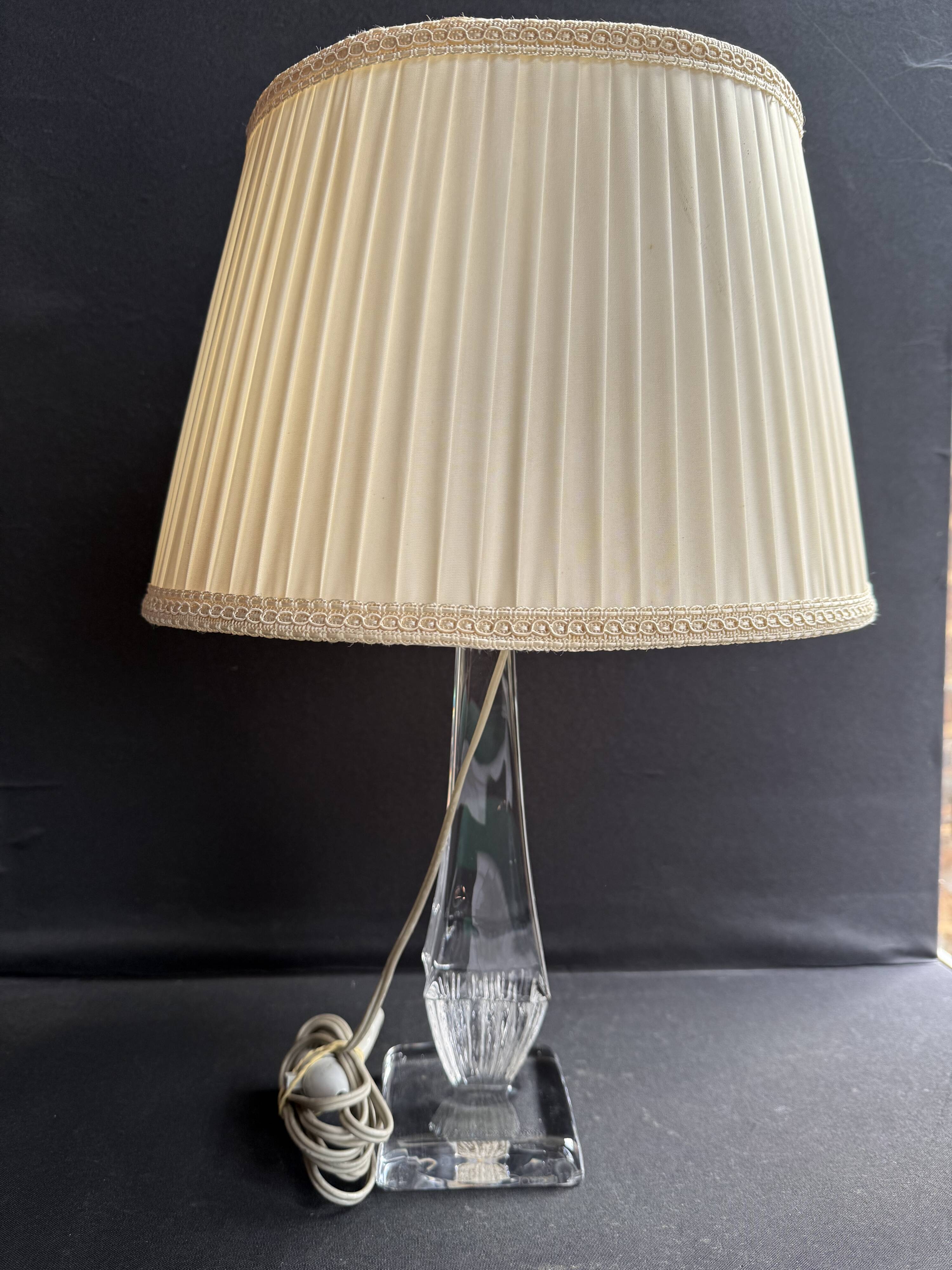 Daum crystal lamp – mid 20th century – Entirely original
