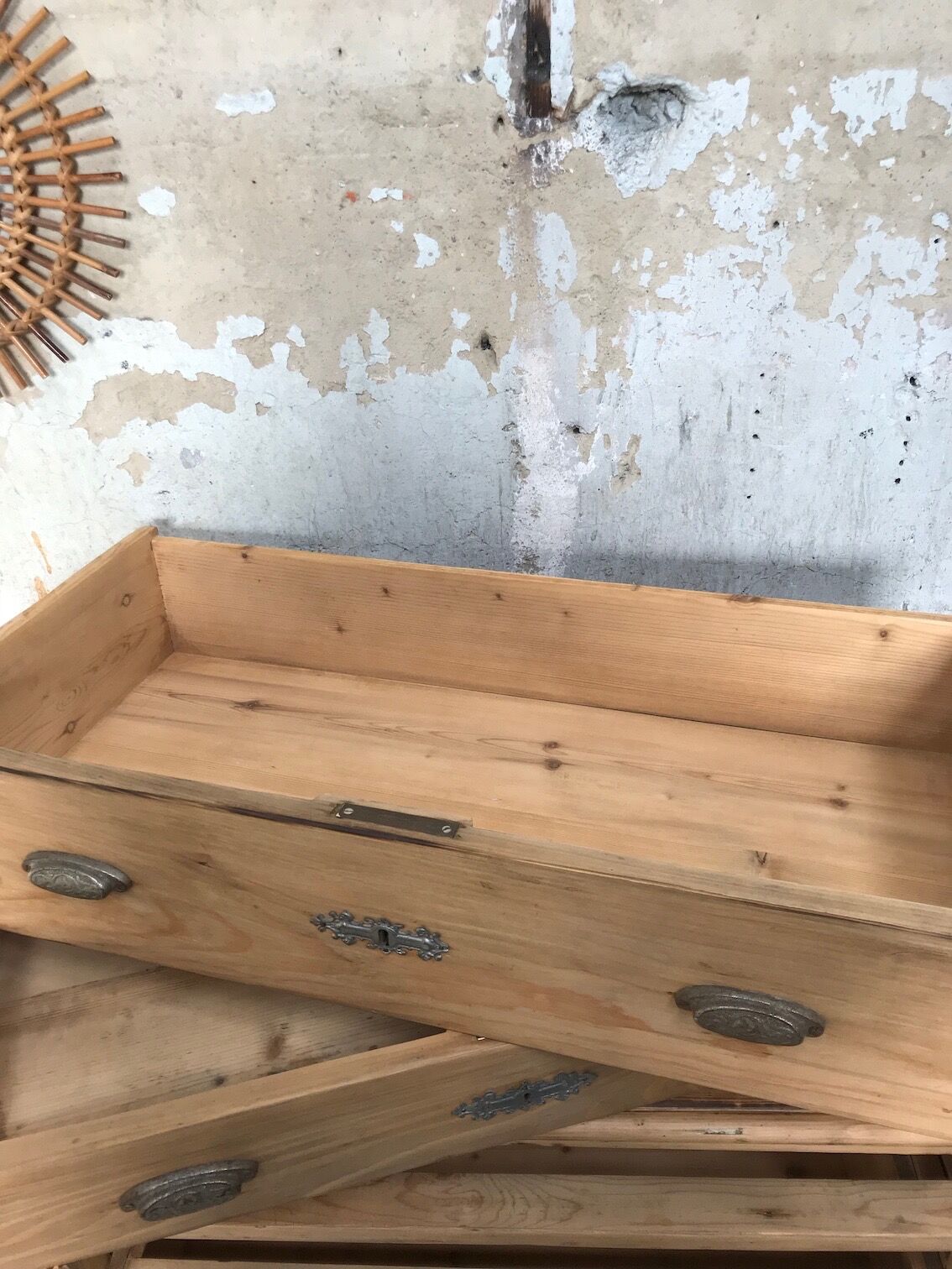 Pine dresser