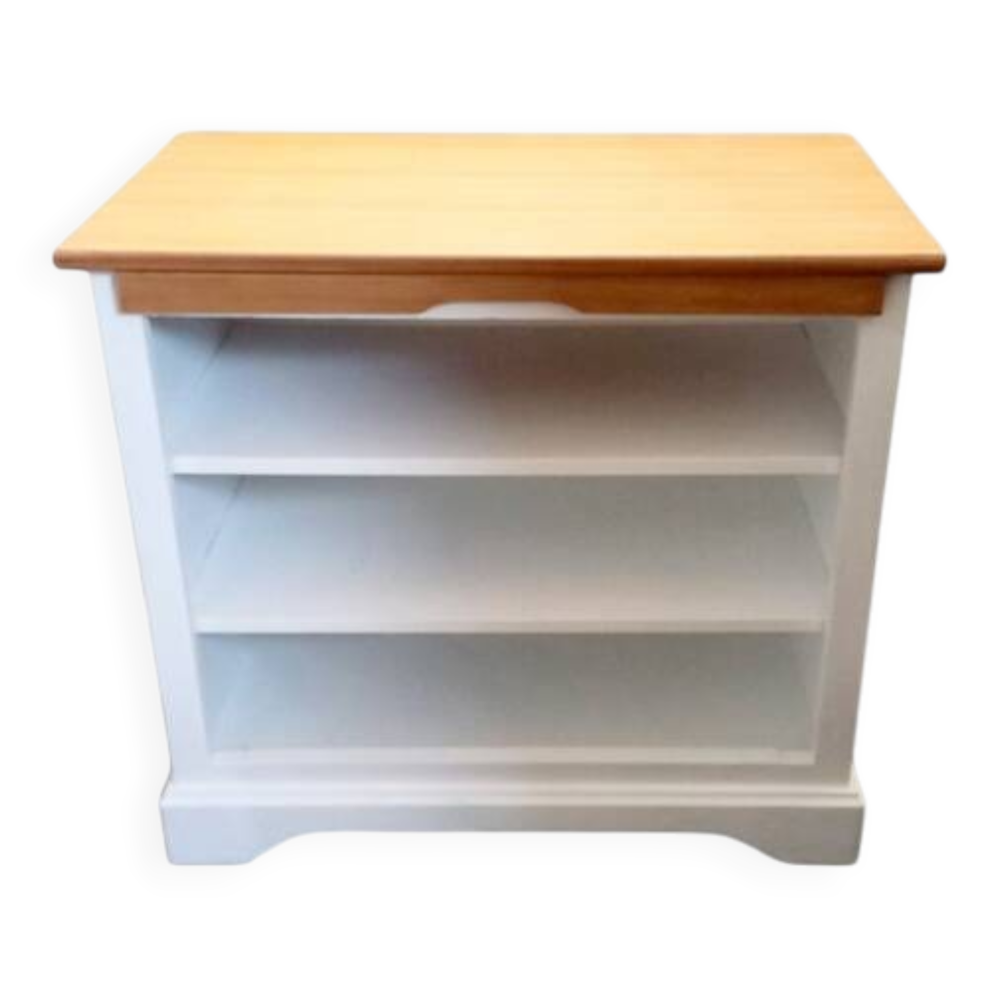 White and wood Bibus