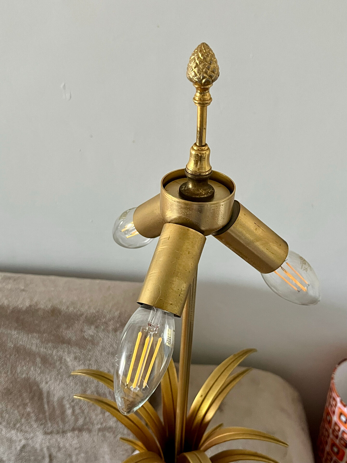 Table lamp